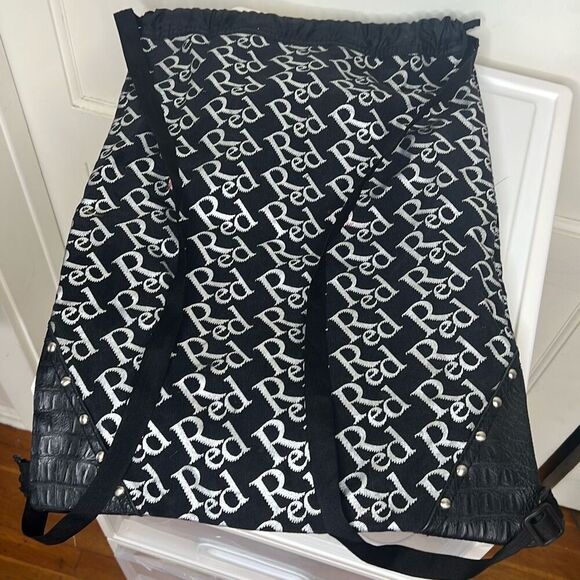 Red by Marc Ecko Drawstring Backpack Black - Picture 5 of 5